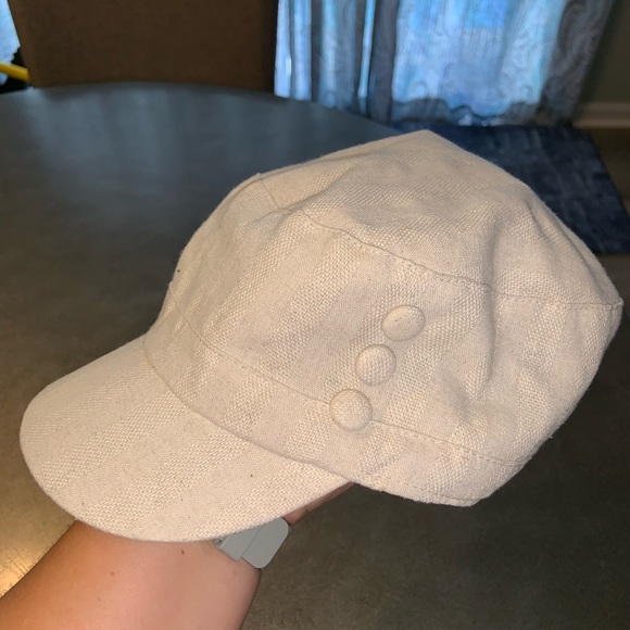 Tan Women’s Hat 🧢 - Picture 2 of 8